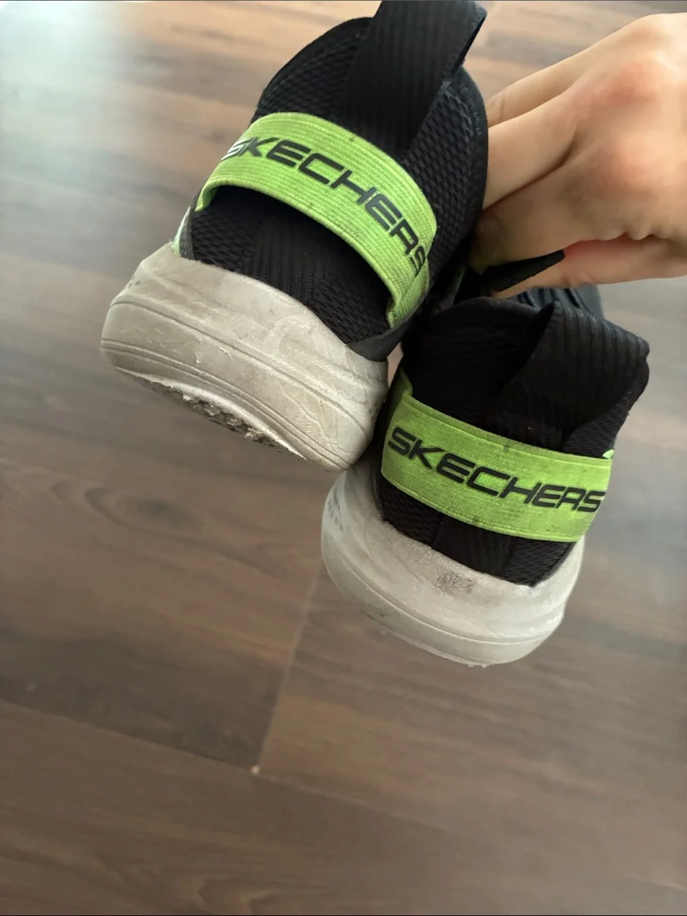 Skechers GO RUN SLIP INS SNEAKERS BLACK GREEN Slip-On SZ 6